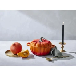 LE CREUSET Cocotte en Fonte Citrouille 24 cm Volcanique