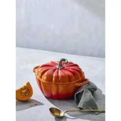 LE CREUSET Cocotte en Fonte Citrouille 24 cm Volcanique