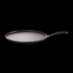 Hot LE CREUSET Crêpière en Fonte 27 cm Noir Mat avec Spatule & Râteau