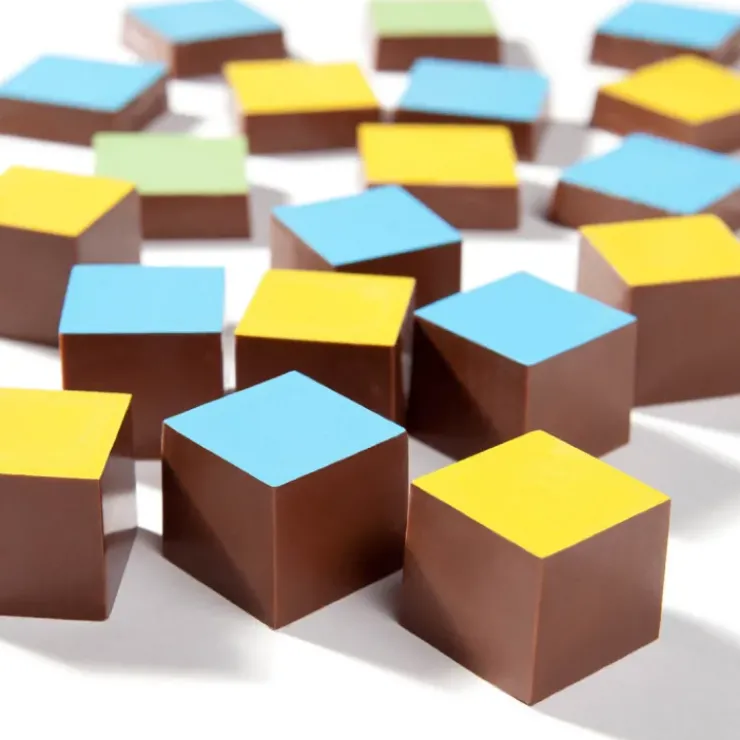 Hot CHOCOLATE WORLD Moule Chocolat Aimanté Cube 2,3 cm (x18)