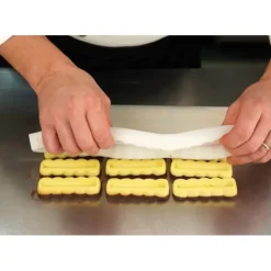 Best PAVONI Moule Silicone Barre Ondulée Snack 9 x 3 cm x H 1,9 cm (x15)
