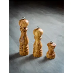 PEUGEOT Moulin à Poivre Paris 18 cm Bois Olivier