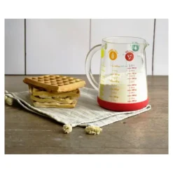 Outlet PEBBLY Pichet Doseur en Verre et Silicone 1 L Rouge