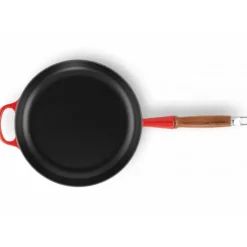 Online LE CREUSET Poêle en Fonte 28 cm Cerise avec Manche en Bois Signature