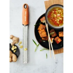 Outlet MICROPLANE Zesteur Premium Classic Orange Cannelle
